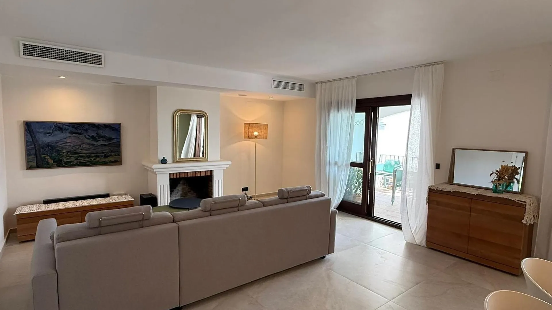Townhouse With Garden Apartment Estepona