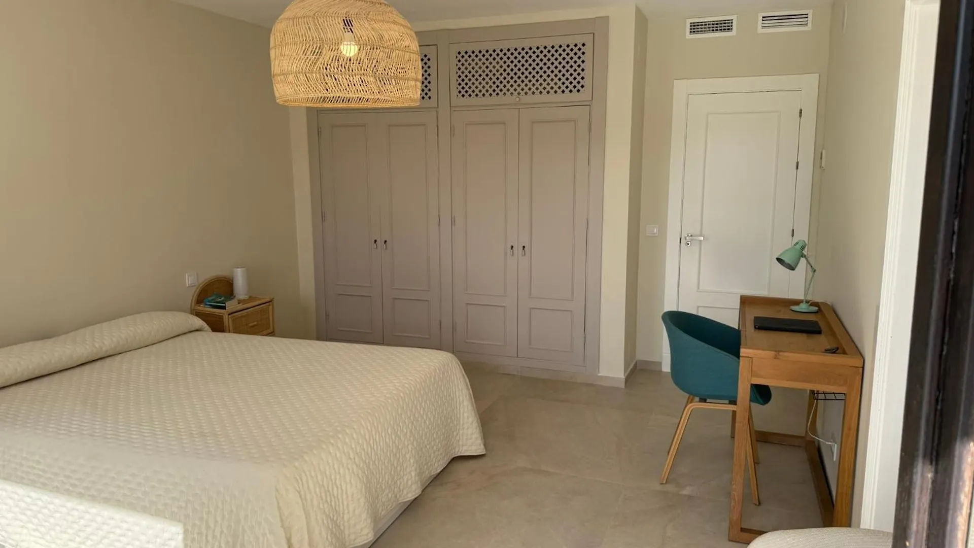 Townhouse With Garden Apartment Estepona